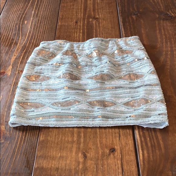 DeJaVu Dresses & Skirts - 🤩5/$25 DeJaVu sequin skirt